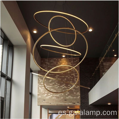 Lámpara LED de lujo con anillo en espiral